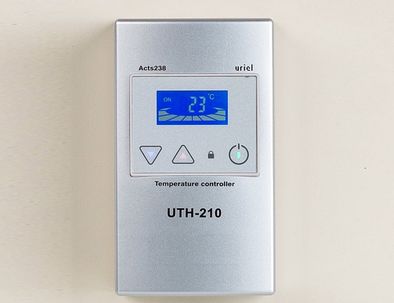 UTH 210 Termostat